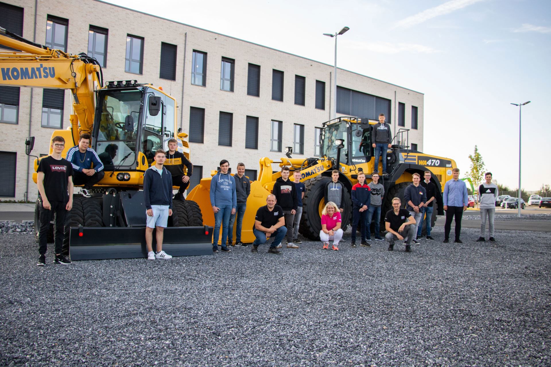 Schlüter für Baumaschinen begrüßt neue Azubis